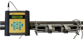 Portable instrument for non-invasive, quick ultrasonic flow measurement with clamp-on technology for all types of piping