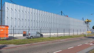 Building the largest BIPV facade on an industrail building in the Netherlands