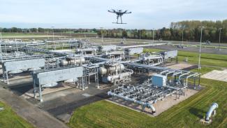 Technology_oil_gas_digitalization_data_processing_DroneQuest_drone