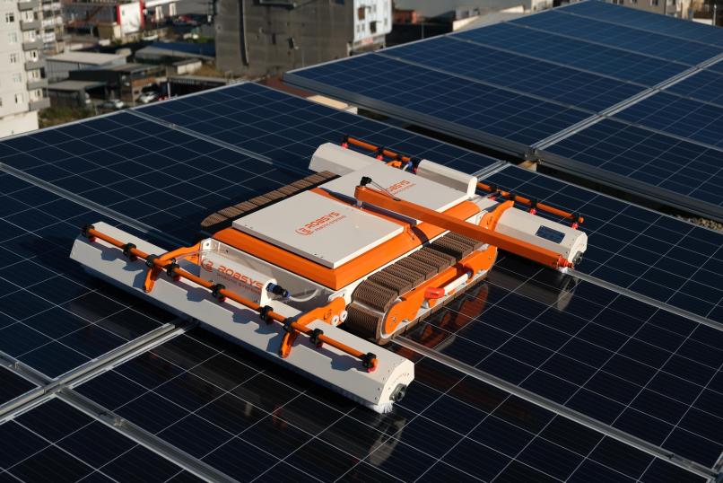solar panel cleaning robot